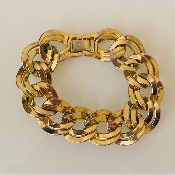 Monet 1980’s Vintage Gold Doubled Link Necklace Set - Picture 2 of 4